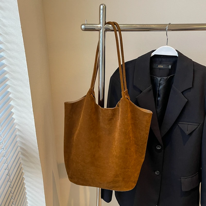 复古慵懒2024小众高级感绒面新款大容量单肩休闲百搭通勤托特包