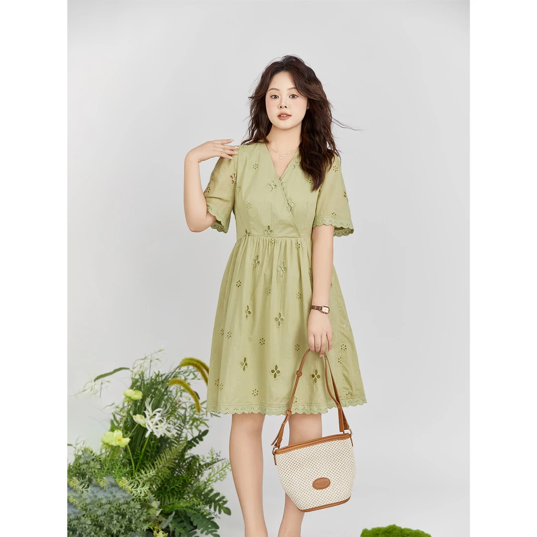 大码百分百女装夏季蕾丝V领连衣裙收腰显瘦法式哺乳期裙子1462YF