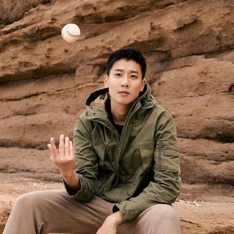 AKCLUB春秋复古休闲男外套户外防风经典连帽冲锋夹克男士 2404213