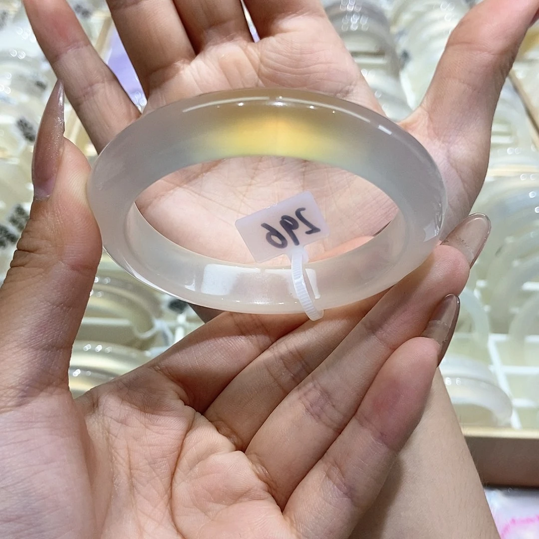 玛瑙/玉髓手镯未镶嵌018圈55.7