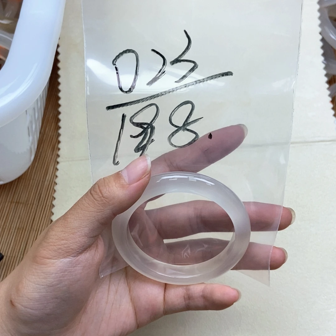 玛瑙/玉髓手镯未镶嵌?****?023