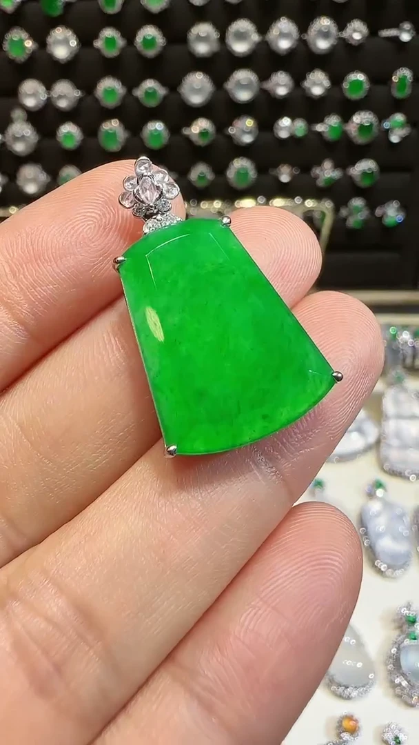 【闪购商品】翡翠吊坠(不含链)18K金镶嵌正阳