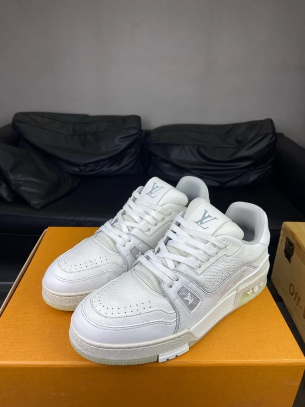 LV休闲鞋Trainer白水泥41.5码配盒97新中古潮流时尚男鞋