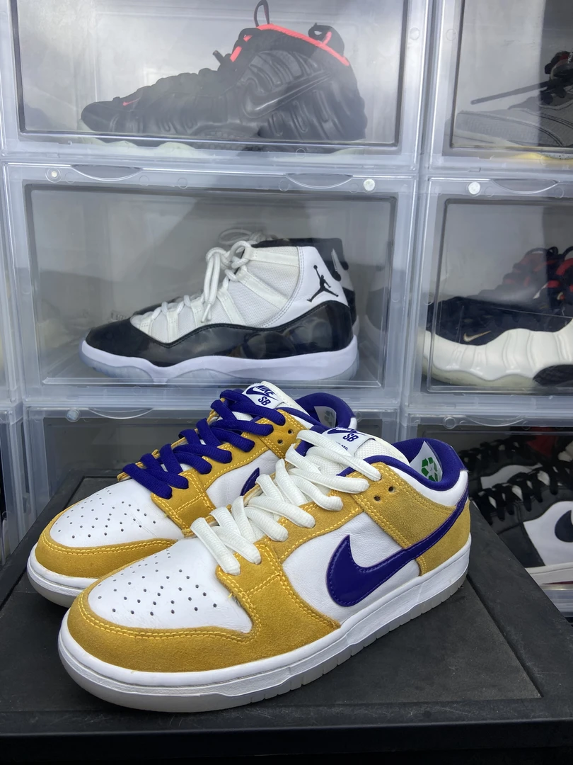 Nike休闲鞋湖人dunk40码无盒95新