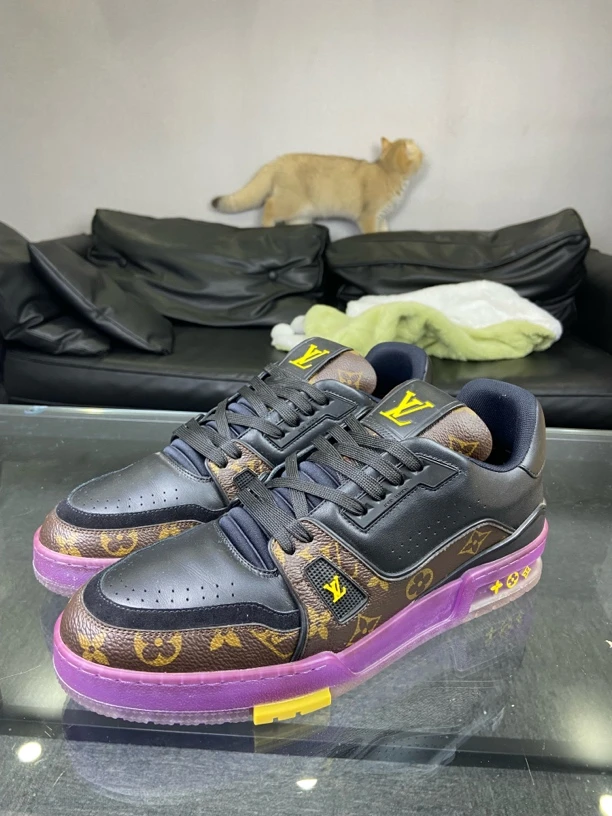 99新 LouisVuitton/路易威登 LV休闲鞋Trainer紫金42码配盒99新