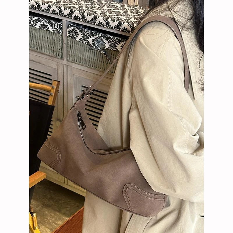 韩系复古绒面腋下包新款美拉德磨砂酷辣妹机车包通勤单肩斜挎包