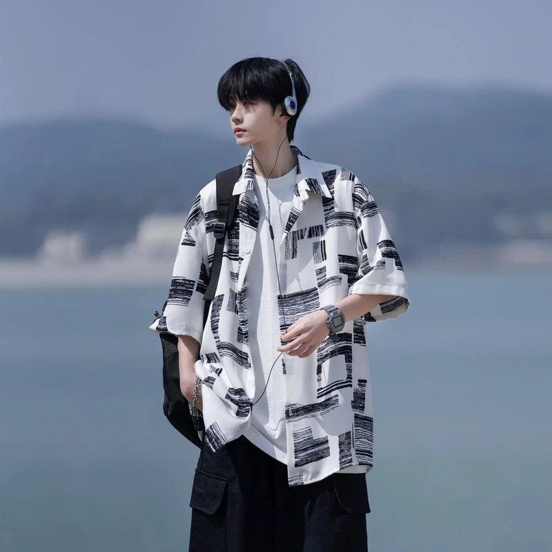 夏季薄衬衫男短袖衬衣美式痞帅风休闲外套日系复古花百搭宽松条纹