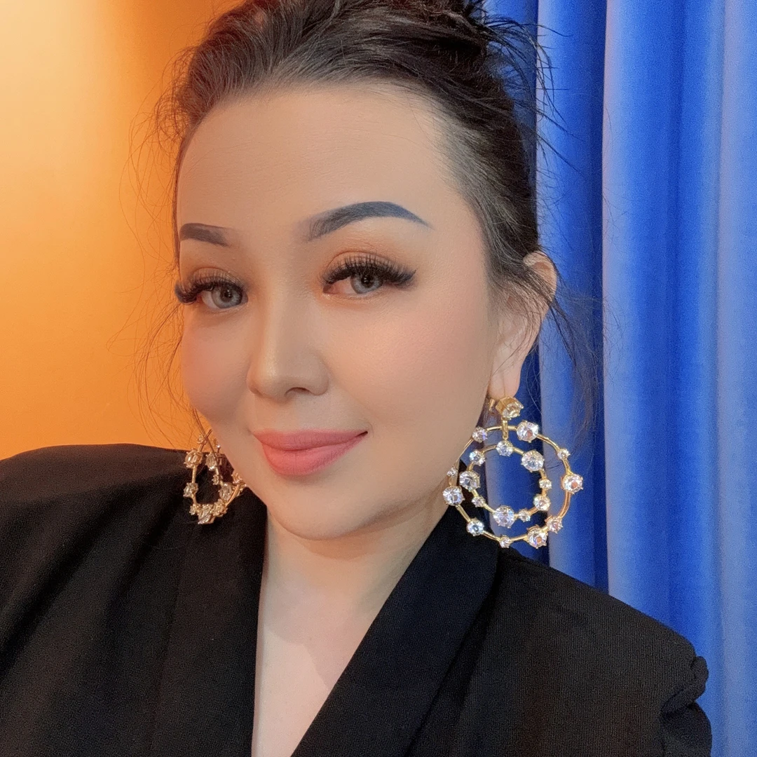 铜合金合成锆石耳饰 哈尼西牧华丽圈圈سىۋارىسكى 耳钉#0005648