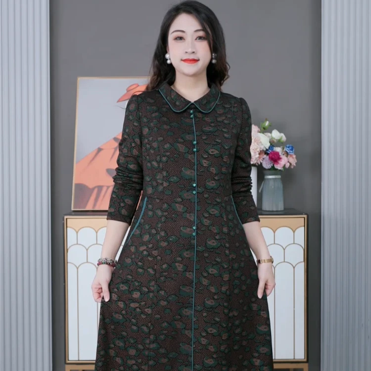 大码女装复古盘扣气质提花显瘦遮胯宽松碎花丝绒裙连衣裙231070