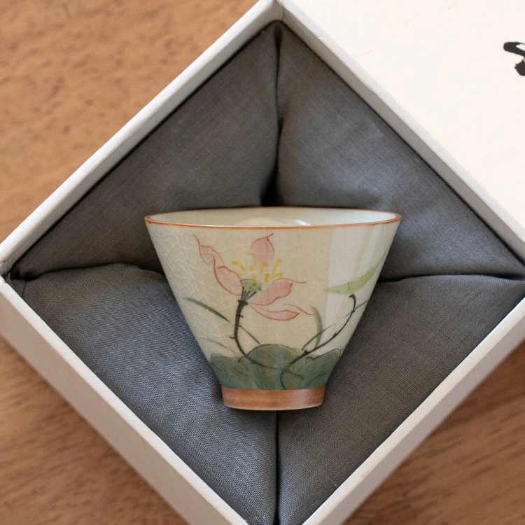 纯手绘荷花斗笠杯冰裂釉品茗杯开片陶瓷功夫茶杯釉下彩主人杯单杯
