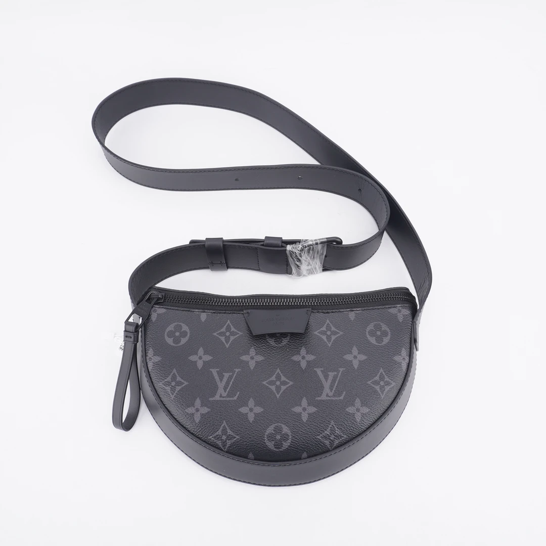 95新  98新LV新款Moon crossbody月牙胸包斜挎包24/16/4 E912