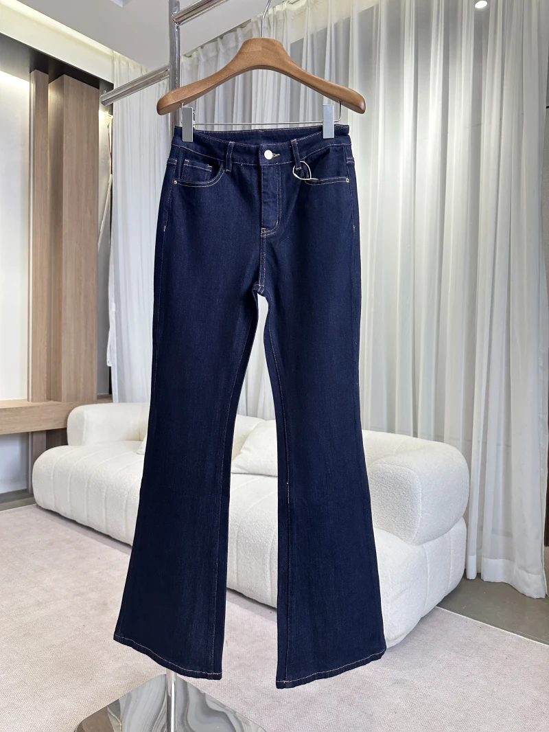 高腰微宽松牛仔裤 经典高腰微喇裤 F77G1803161A