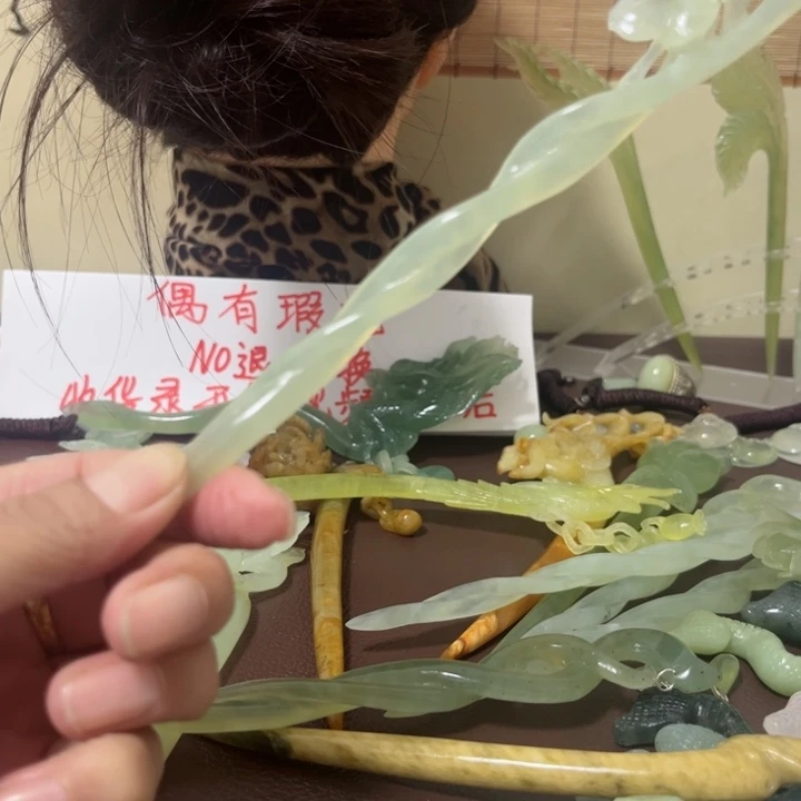 蛇纹石玉发饰合金逗