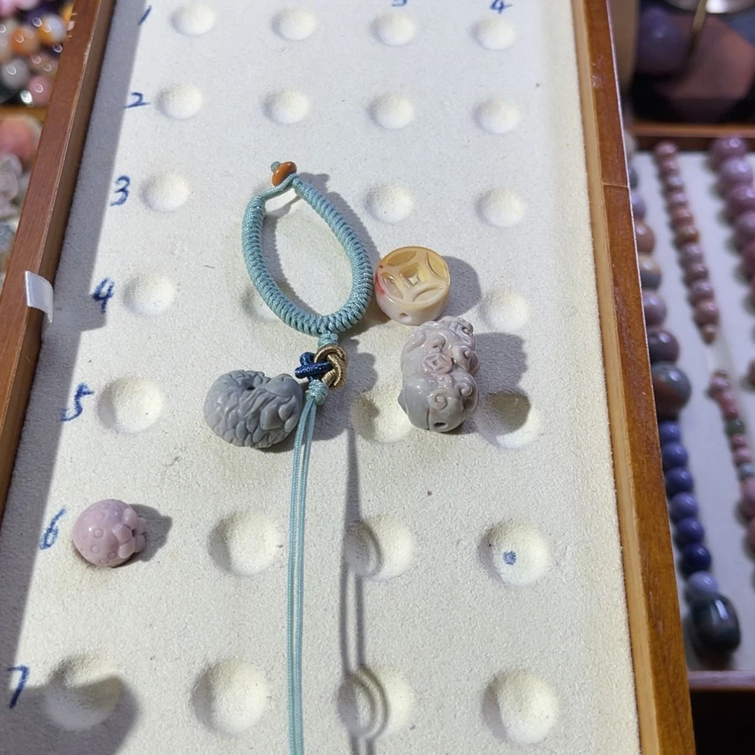 【闪购商品】石英质玉手镯未镶嵌水*心