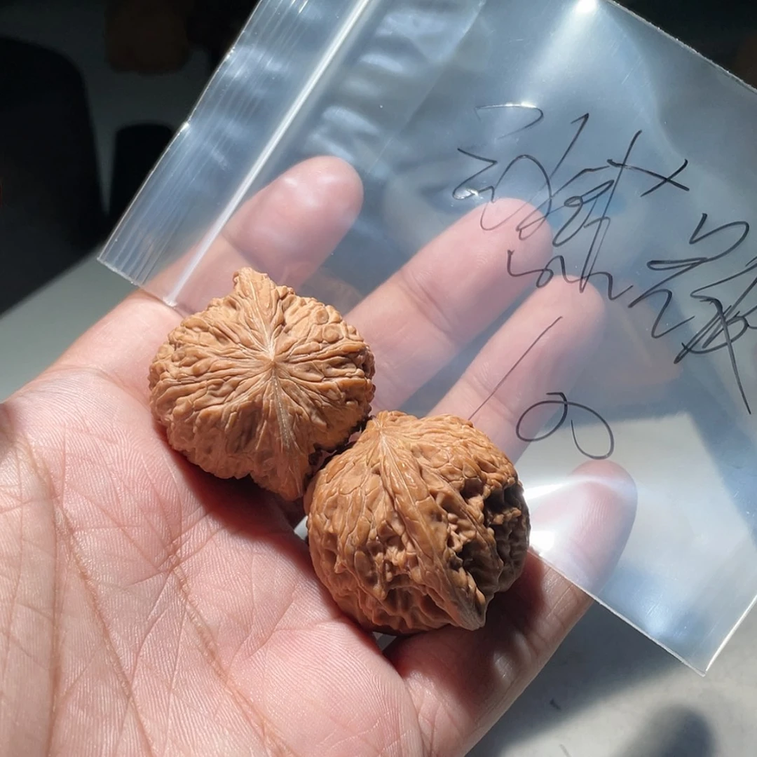【闪购商品】文玩核桃吊坠?****ù