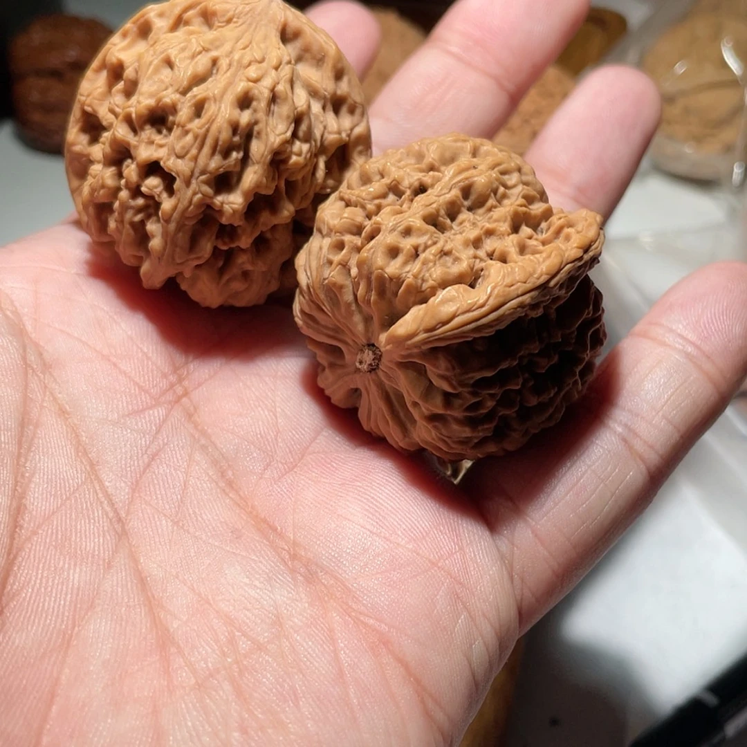 【闪购商品】文玩核桃吊坠简*。