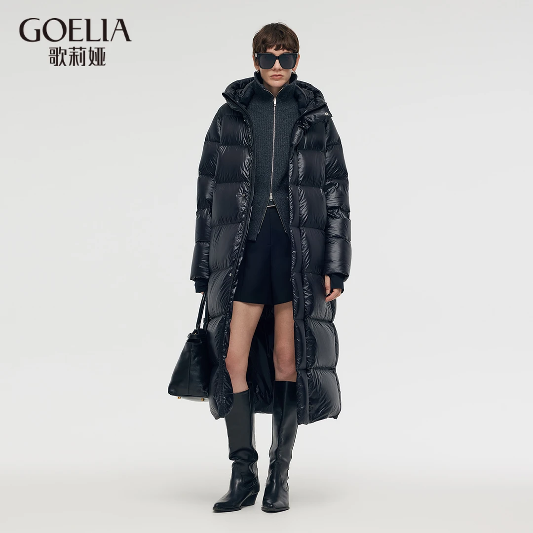 歌莉娅 冬季新品 黑金长款连帽羽绒服鹅绒服  1CCL8D830