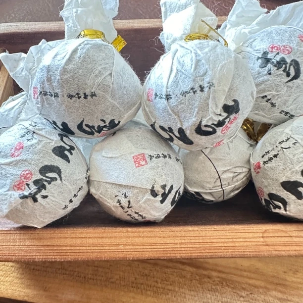 【弯弓 】2023年弯弓龙珠头春头採 普洱生茶