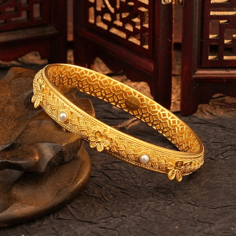ZOCAI/佐卡伊【传世之美】古法黄金镂空花丝皎皎美人足金手镯