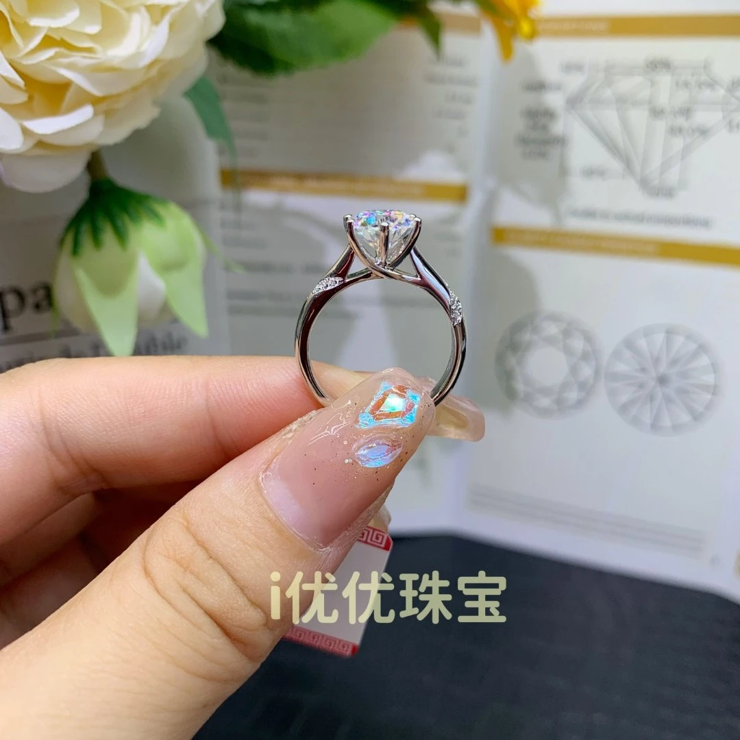 【合成/培育】18K金镶嵌（通灵六爪）经典款 莫桑戒戒指