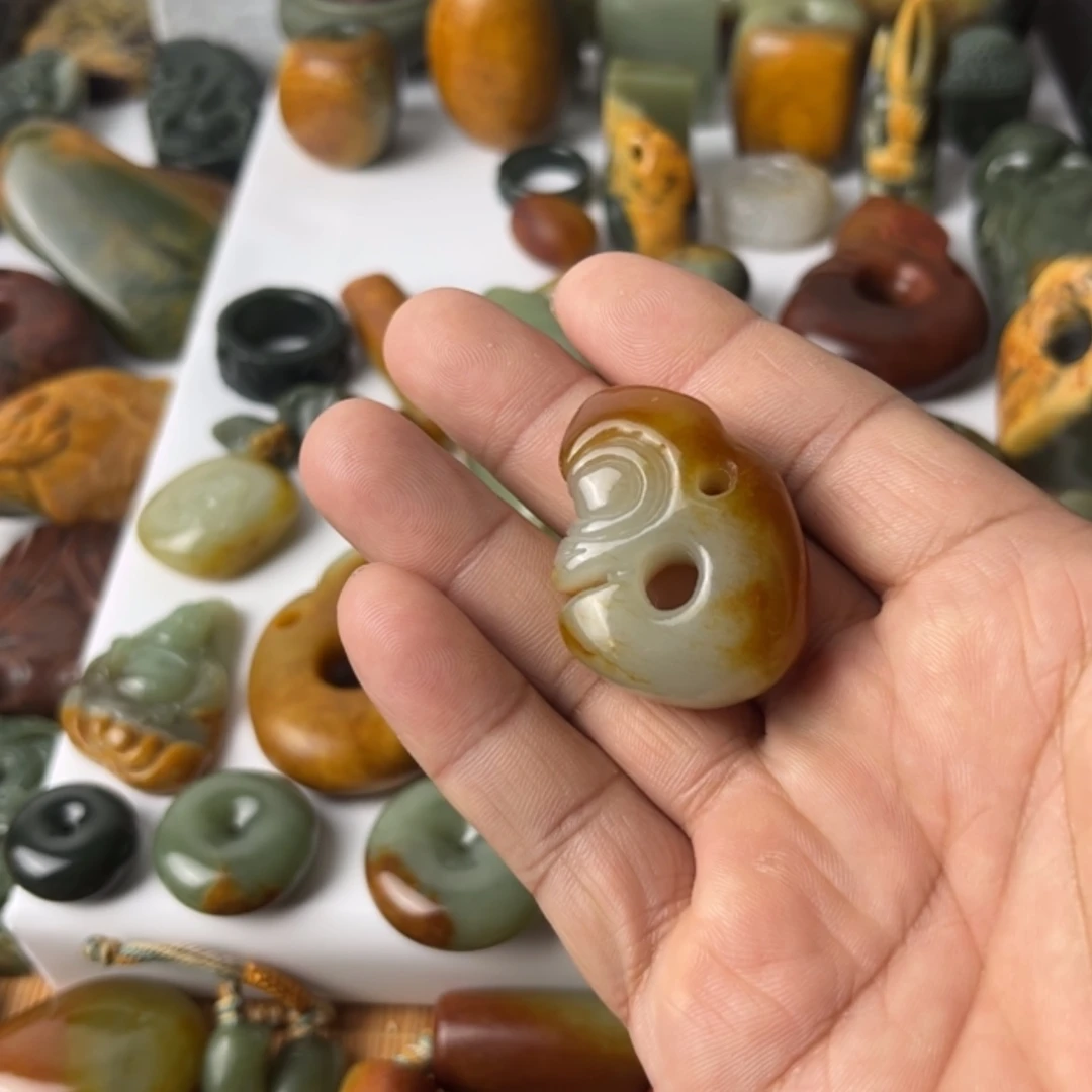 【闪购商品】岫岩河磨玉（透闪石质玉）挂件未镶嵌玉**生