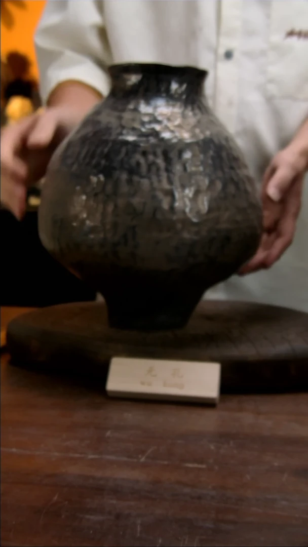 【闪购商品】65景德镇花瓶花器（高30口11）