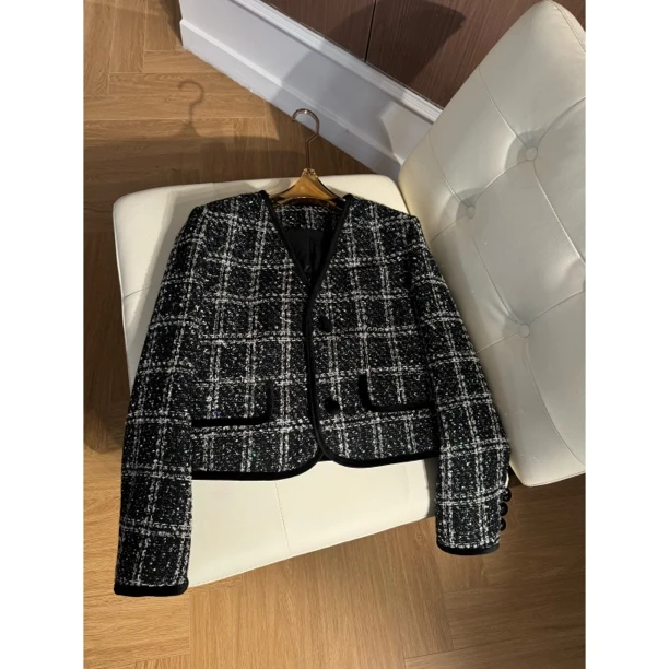 【蔓野】路蔓法秋冬新款黑白菱形格高级名媛白鹅绒外套MF-1555