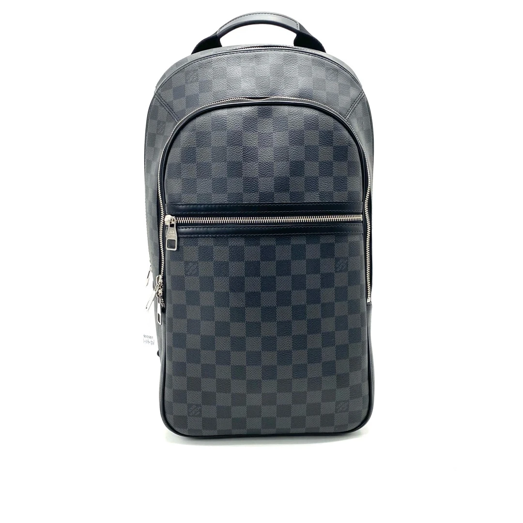 95新 LouisVuitton/路易威登 98新黑棋盘格双肩包 尺寸29/42/13