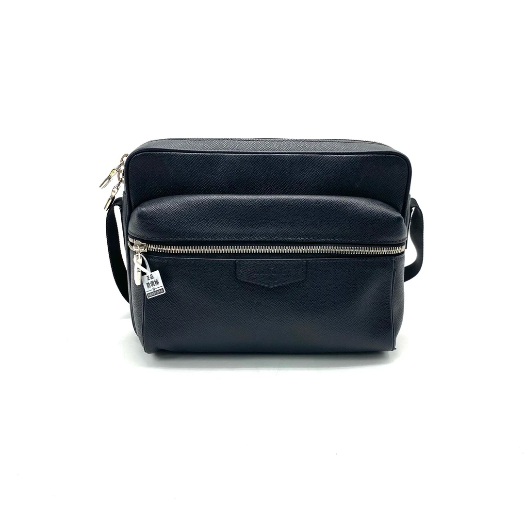 95新 LouisVuitton/路易威登 黑色全皮outdoor邮差包 尺寸26/20
