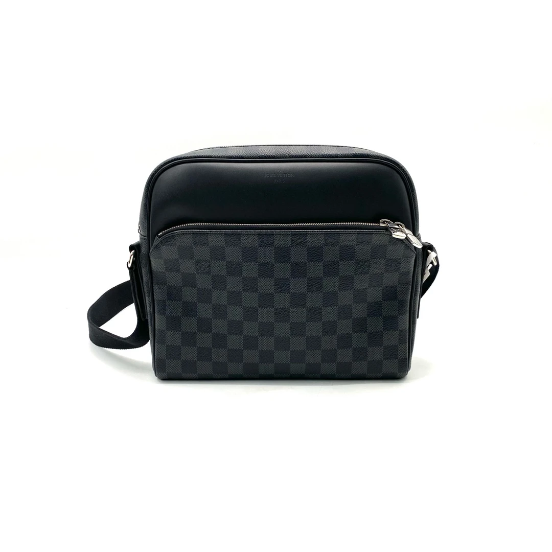 99新 LouisVuitton/路易威登 黑棋盘格拼皮斜挎记者包 尺寸 28/24