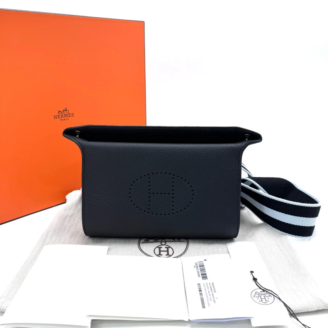 99新 Hermes/爱马仕 爱马仕 99新 闲置 黑色全皮斜挎包 尺寸21/15
