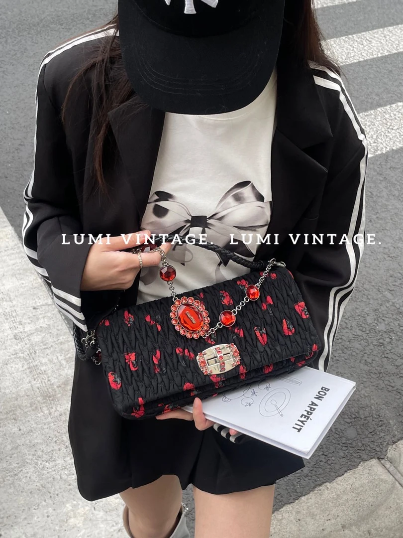95新 MIU MIU/缪缪 黑色帆布草莓钻链包97895686