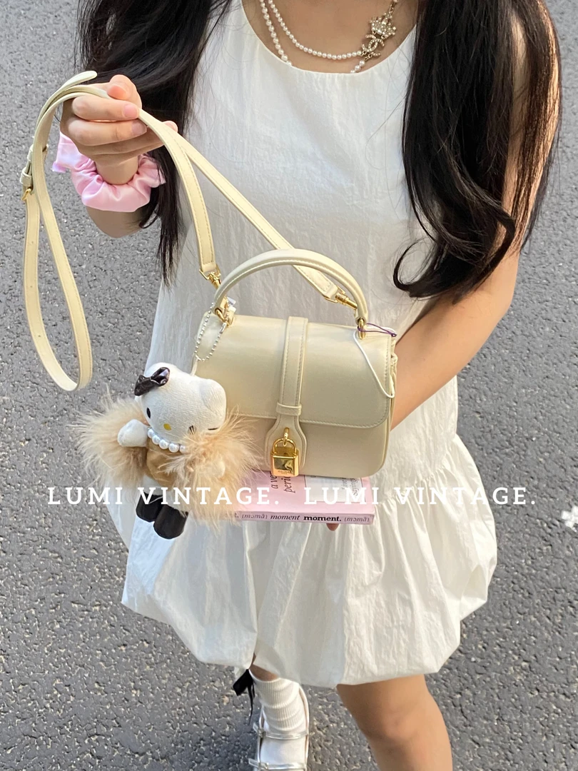95新 Celine/思琳 白色Tabou风琴包斜挎包52904176