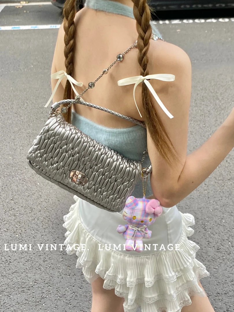 95新 MIU MIU/缪缪 银色羊皮褶皱宝石链条包单肩包26068775