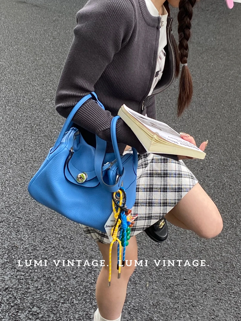 95新 Hermes/爱马仕 蓝色lindy手提包(26 t刻 togo皮)65388585