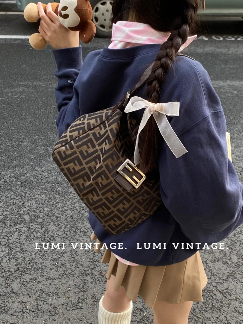 95新 FENDI/芬迪 棕老花小胖丁法棍包39017701