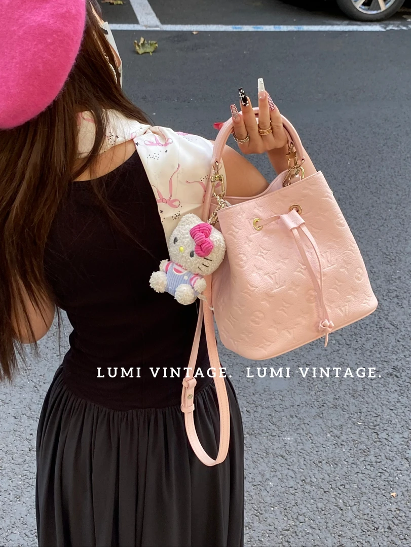 95新 LouisVuitton/路易威登 樱花粉新款水桶包 56191766