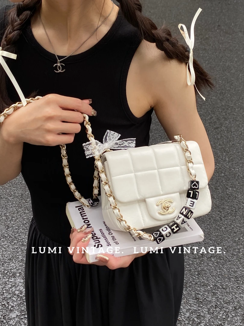 95新 Chanel/香奈儿 23c白色羊皮冰格方胖子 21903416