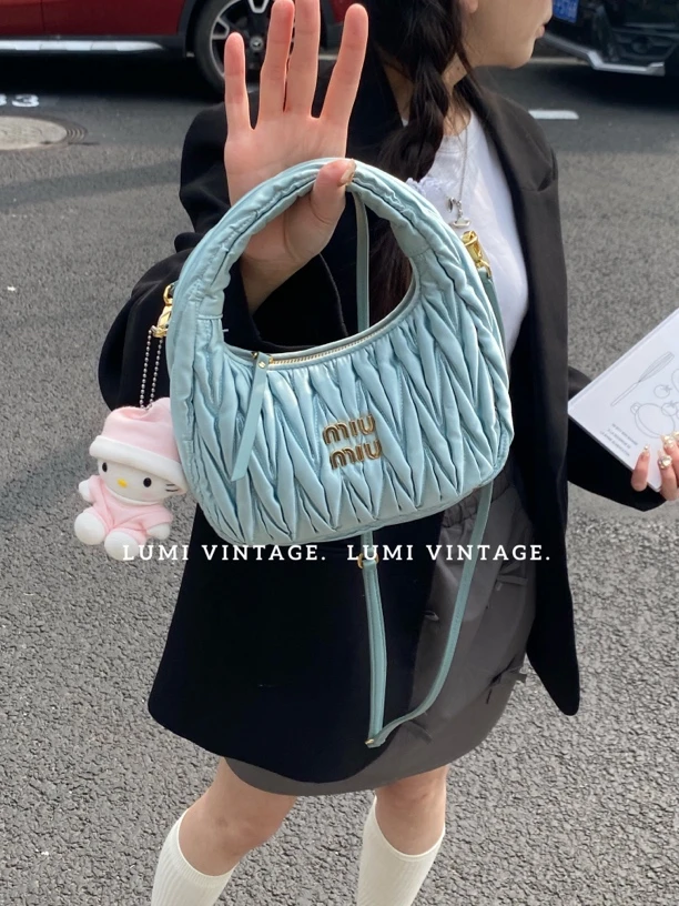 95新 MIU MIU/缪缪 蓝色缎面小号wander单肩包27876583