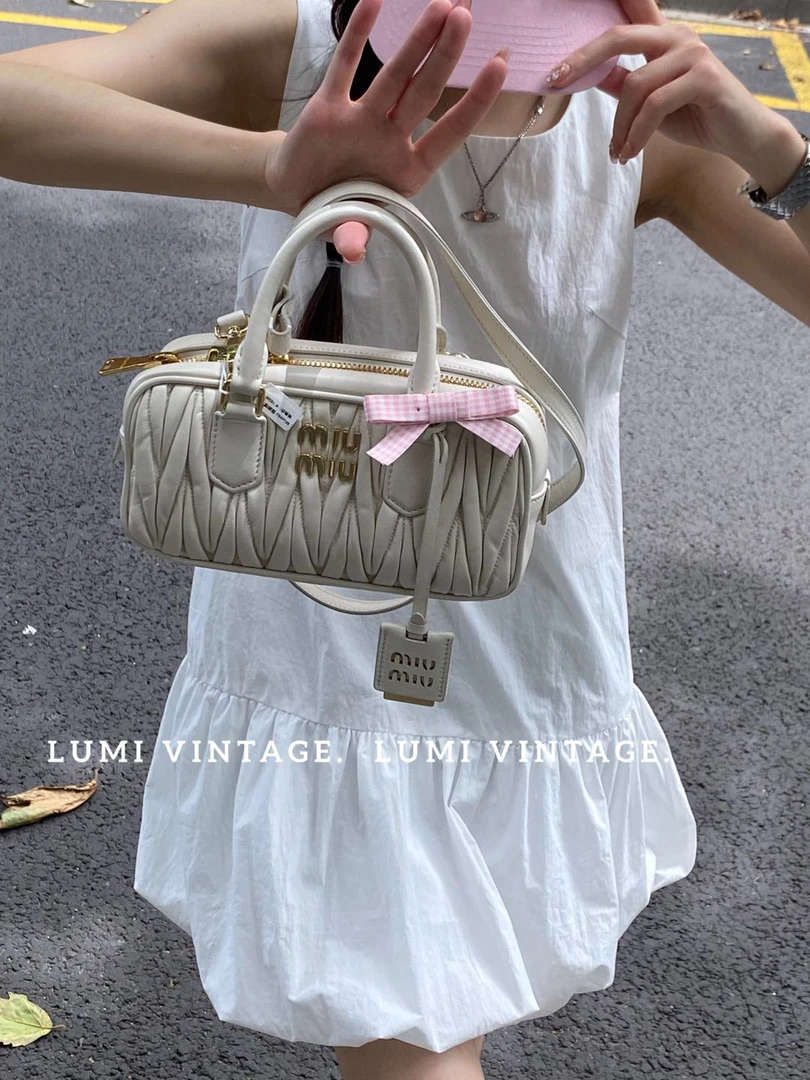 95新 MIU MIU/缪缪 白金羊皮保龄球小号单肩包39047239