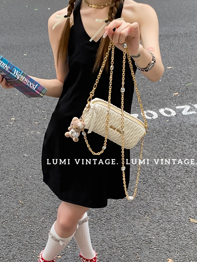 95新 MIU MIU/缪缪 白色羊皮新款褶皱圆筒单肩包16531933