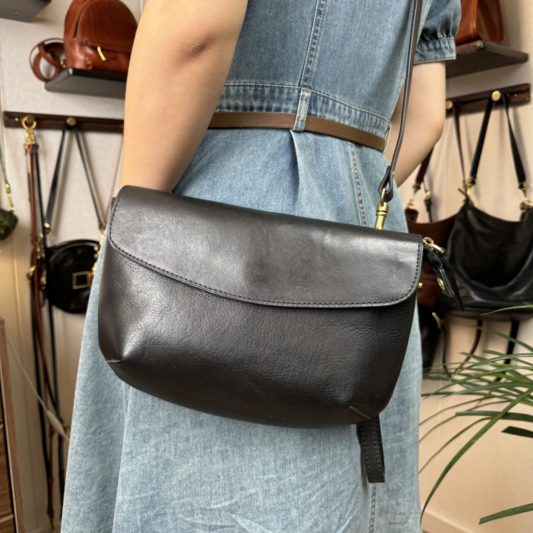 复古头层牛皮单肩斜挎包真皮手工邮差包休闲百搭简约信封包手拿包
