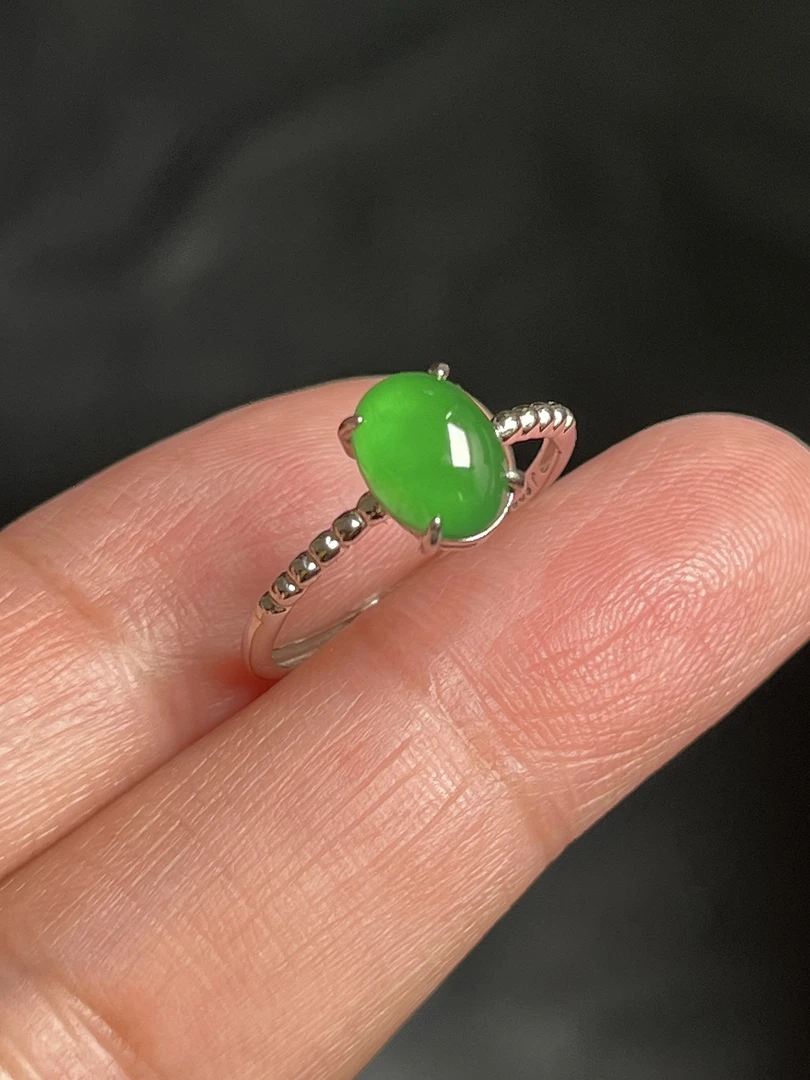 天然翡翠A货蛋面戒指，国标S925银镶嵌，多样性发其一