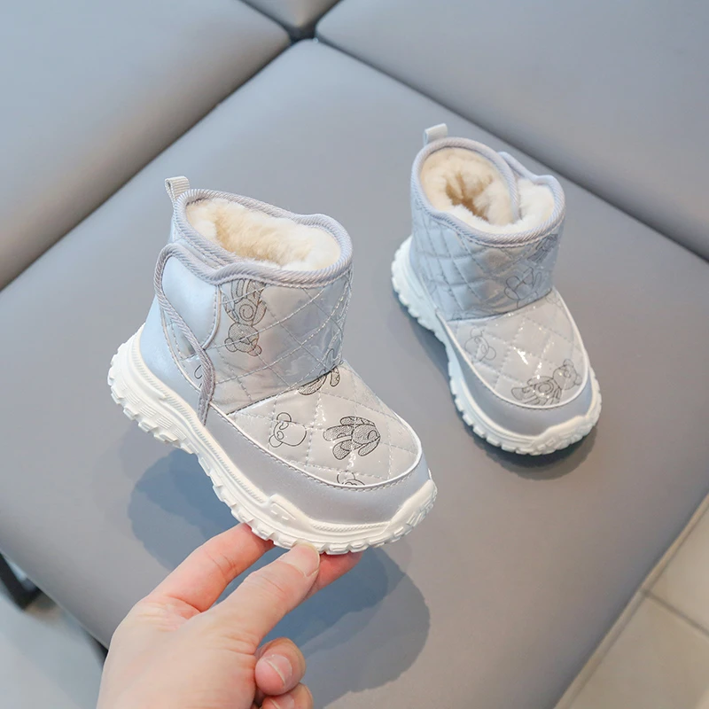 冬季加绒款皮面雪地靴1-5岁男女宝宝软底防滑小白靴加厚保暖冬鞋