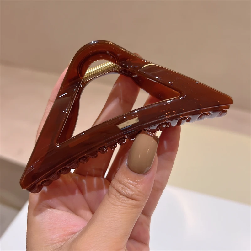 简约三角形优雅法式盘发夹韩版高级感轻奢网红同款大抓夹发夹新款