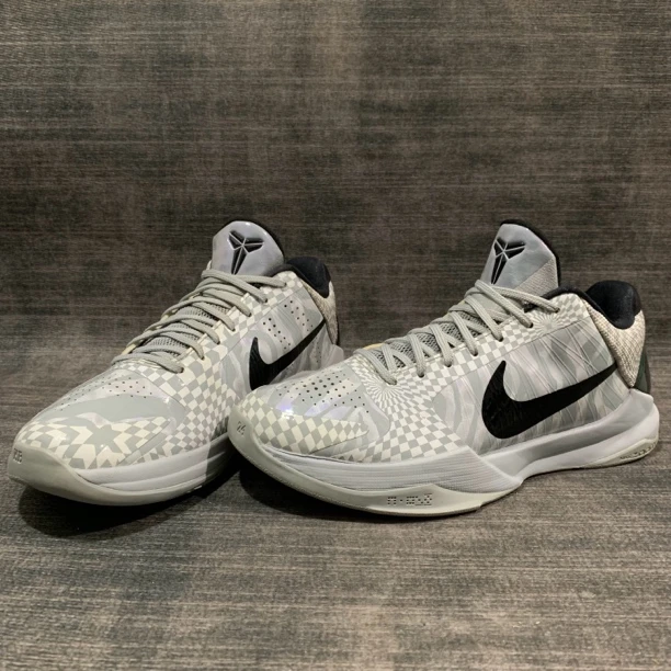 42.5码/科比5 Protro Zebra 德罗赞 PE 斑马 9.9新 无原盒 篮球鞋