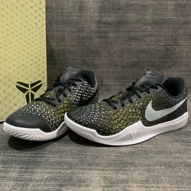 42码/科比曼巴精神3 黑黄湖人 全新 未下地 带原盒 篮球鞋