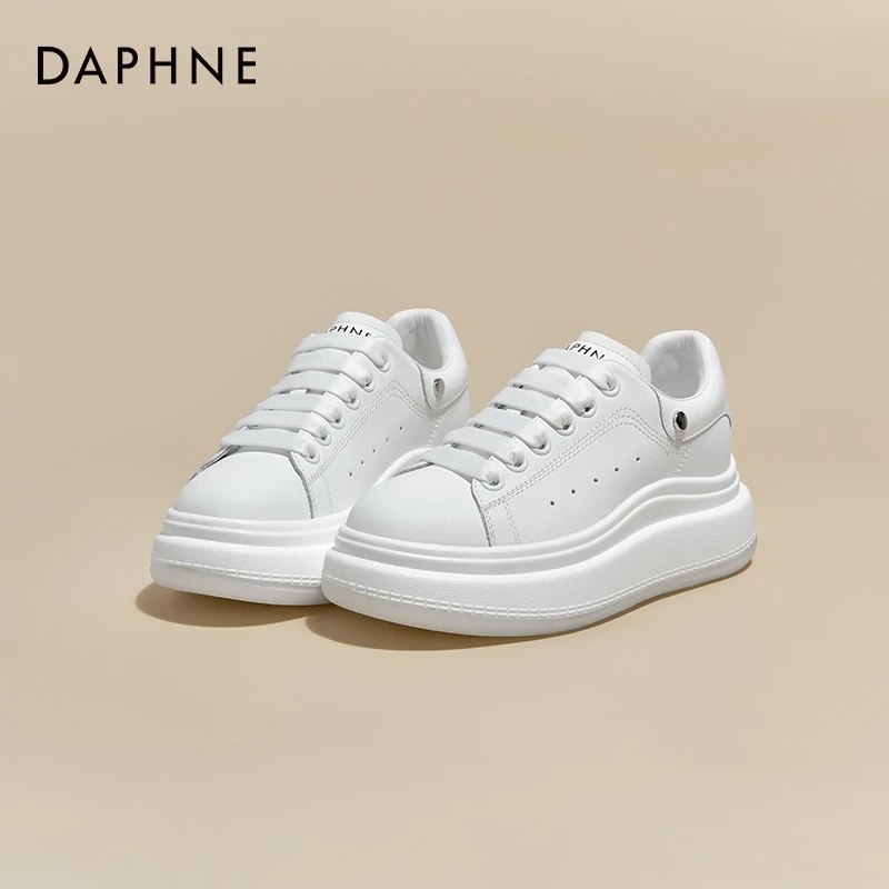达芙妮2025春季新款经典小众麦昆小白鞋厚底增高百搭休闲板鞋女款
