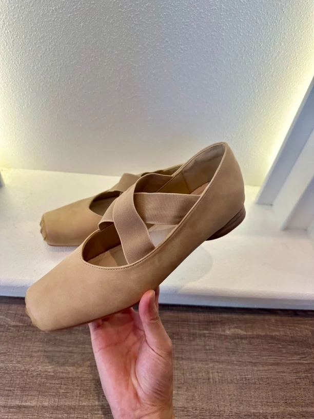 温柔卡其版复古方头芭蕾舞鞋法式气质交叉粗跟仙女玛丽珍单鞋女