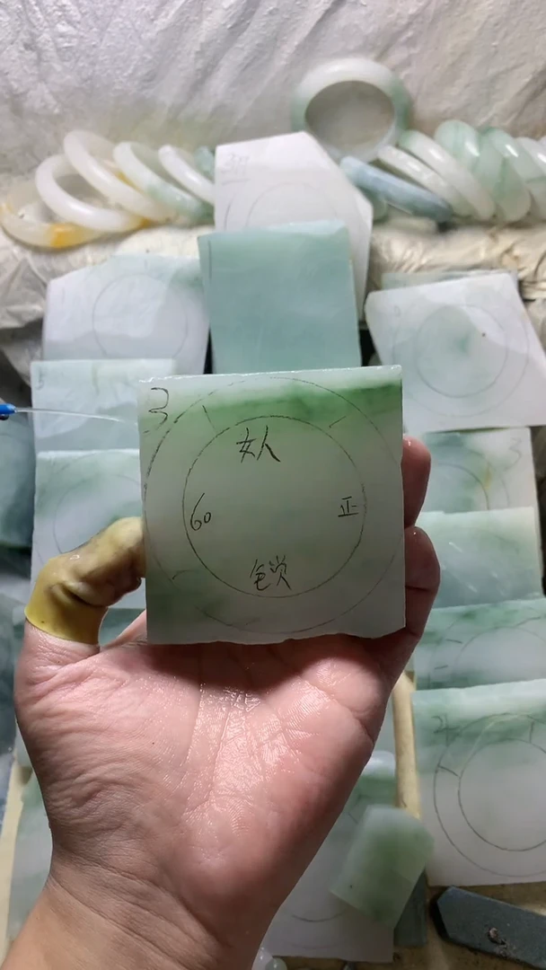 【闪购商品】定制石英质玉定制款60